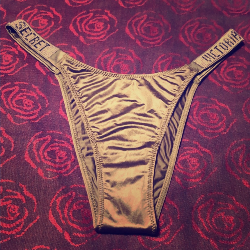 Victoria’s Secret Brazilian Panty *nwt*